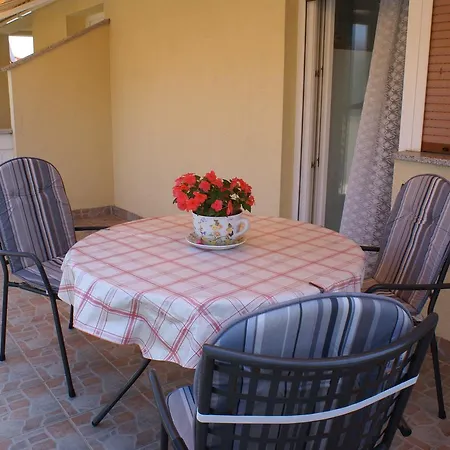 Apartments Nikola Krk Town Zewnętrze zdjęcie