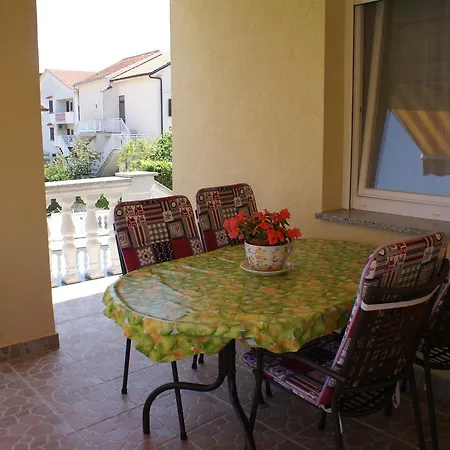 Apartments Nikola Krk Town Zewnętrze zdjęcie
