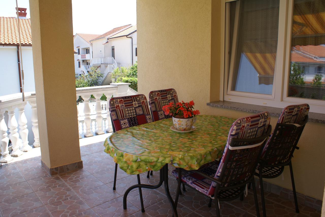 Apartment Nikola *